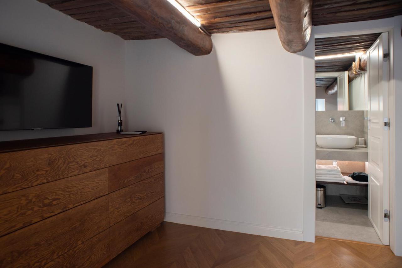 Dimora Scura Apartment เนเปิลส์ ภายนอก รูปภาพ