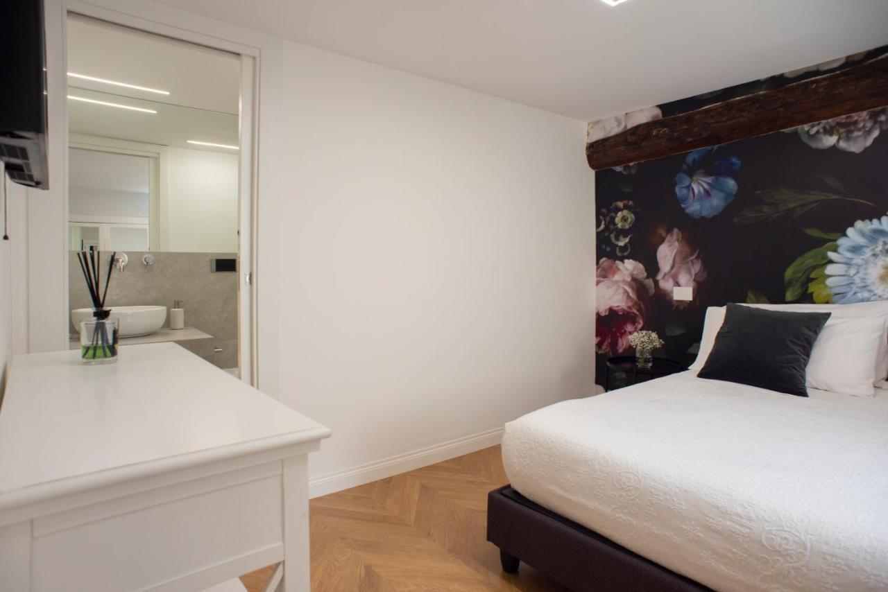 Dimora Scura Apartment เนเปิลส์ ภายนอก รูปภาพ